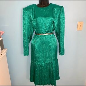 Emerald Vintage Puff Sleeve Floral Dress